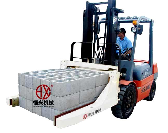 夏季(ji)抱磚機夾磚液壓(yā)壓力沒穩定的原(yuan)因