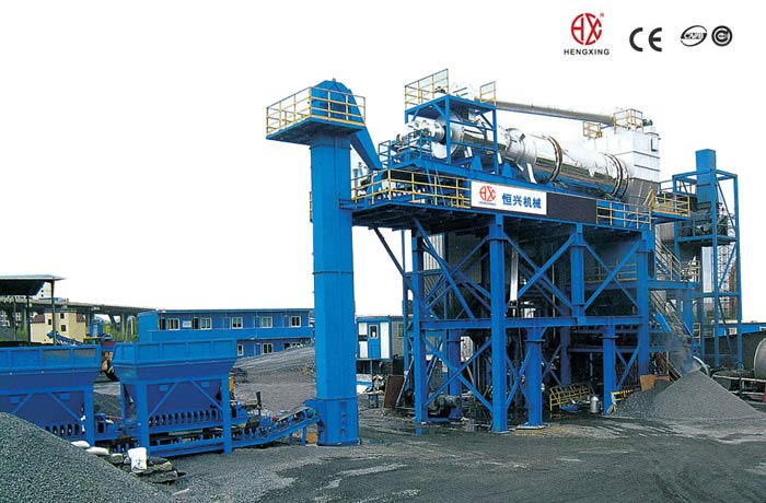 固定(dìng)式瀝青混合料再(zai)生攪拌設備