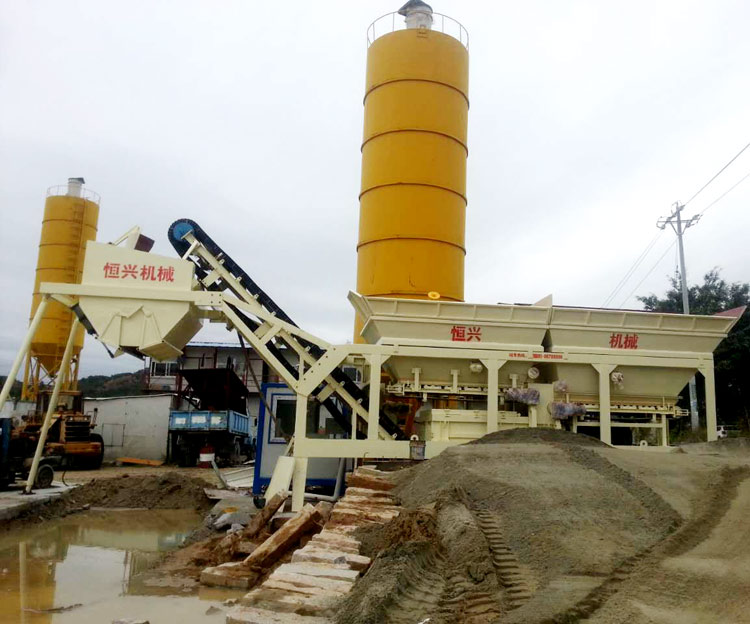 恒興穩(wen)定土拌和站設備(bei)在泉州台商投資(zī)區安裝調試完畢(bi)