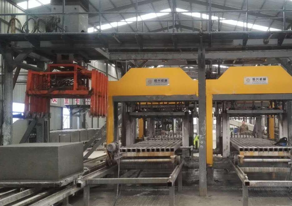 免蒸(zheng)加氣塊設(she)備 水泥發(fa)泡砌塊設(shè)備視頻